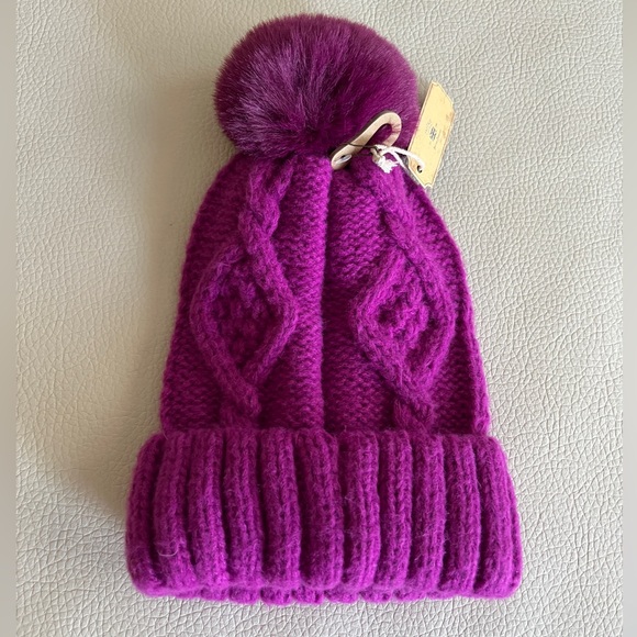 NWT - Fat Face Women’s Cable Knit Pom Pom Beanie - Picture 3 of 6